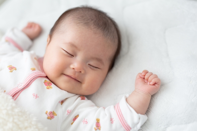 赤ちゃんの寝顔の画像